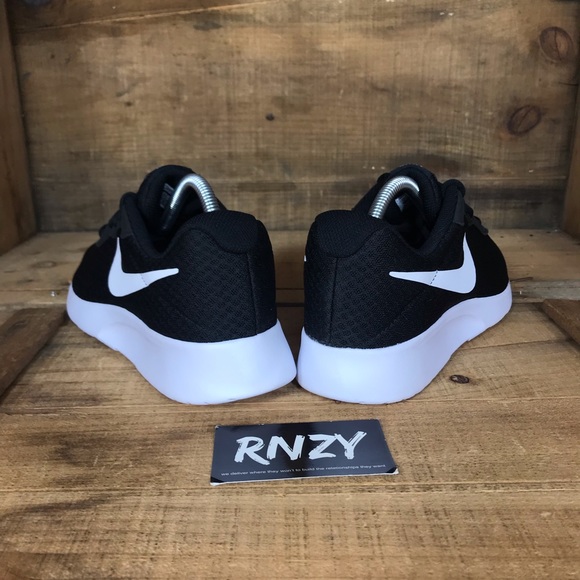 NEW Nike Tanjun Black White - Picture 4 of 7